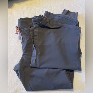 Charcoal Figs Scrub Set (XS pants, XXS top)